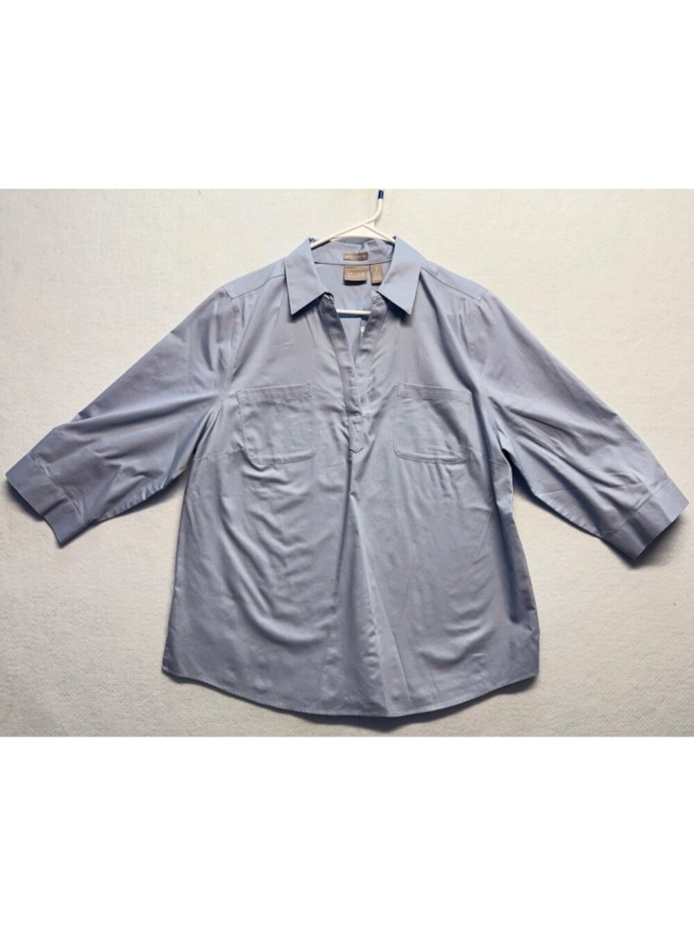 Chicos Wrinkle-Resistant Light Blue Buttonless Blouse Size 2 With 3/4 Sleeves